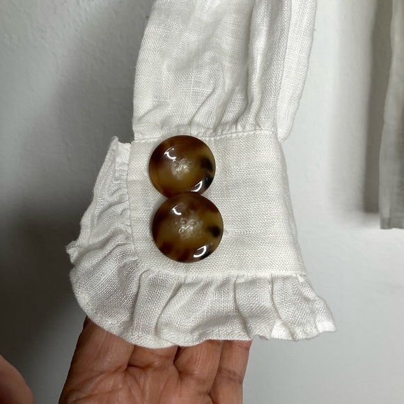 Sezane Linen Ruffled White Button-Up Blouse with Big Brown Buttons Size 36 - Picture 4 of 13